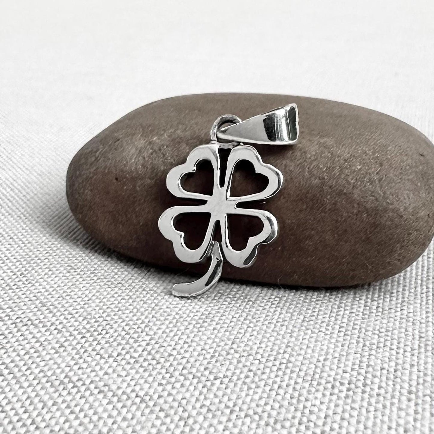 Lucky Clover Leaf Pendant/Necklace