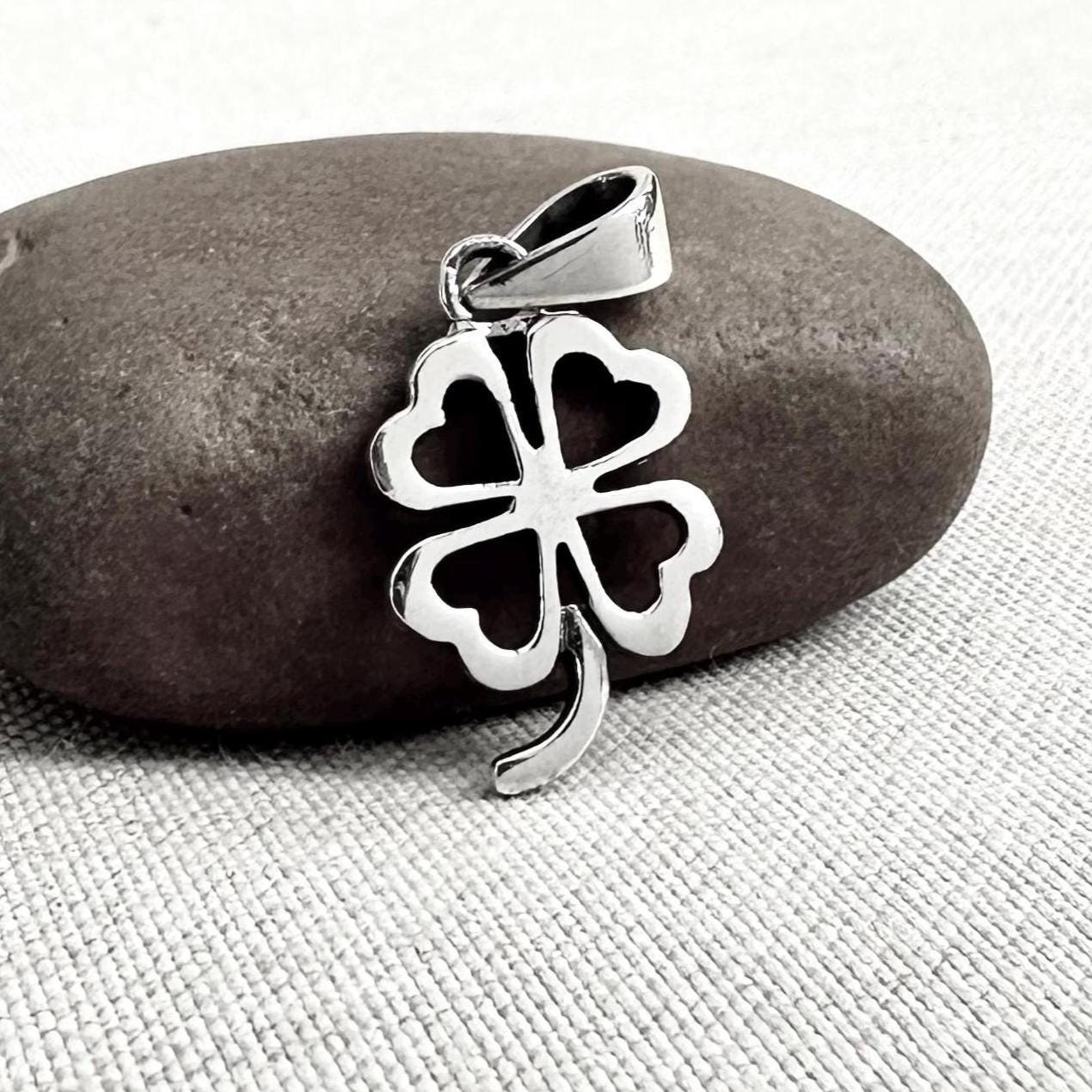 Lucky Clover Leaf Pendant/Necklace