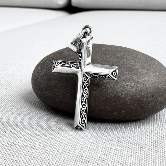Jesus Cross Christian Crucifix Pendant/Necklace