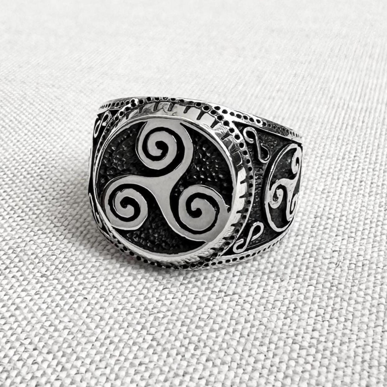 Triskelion Viking Celtic Knot Spiral Ring