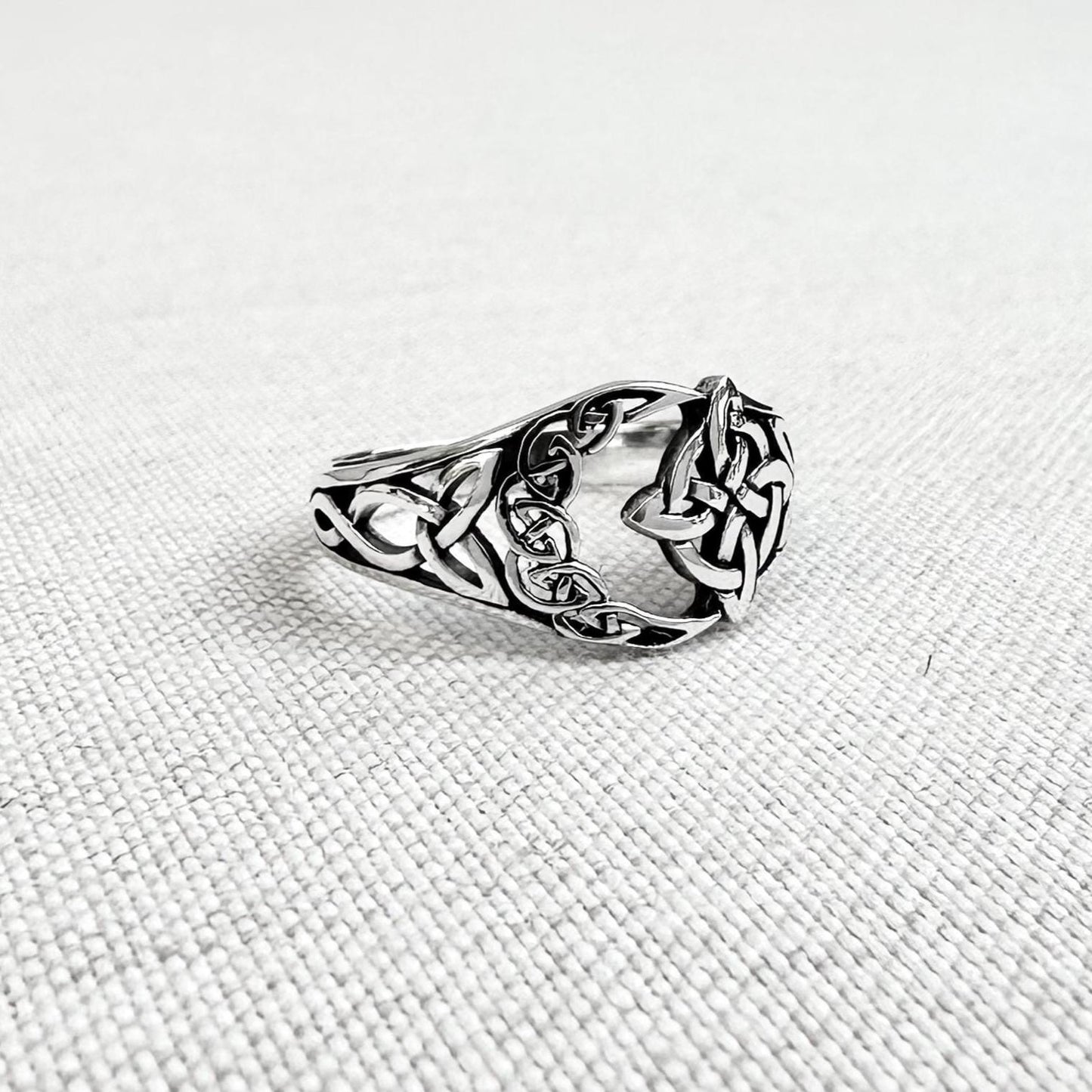 Witch's Knot Celtic Magic Wiccan Ring