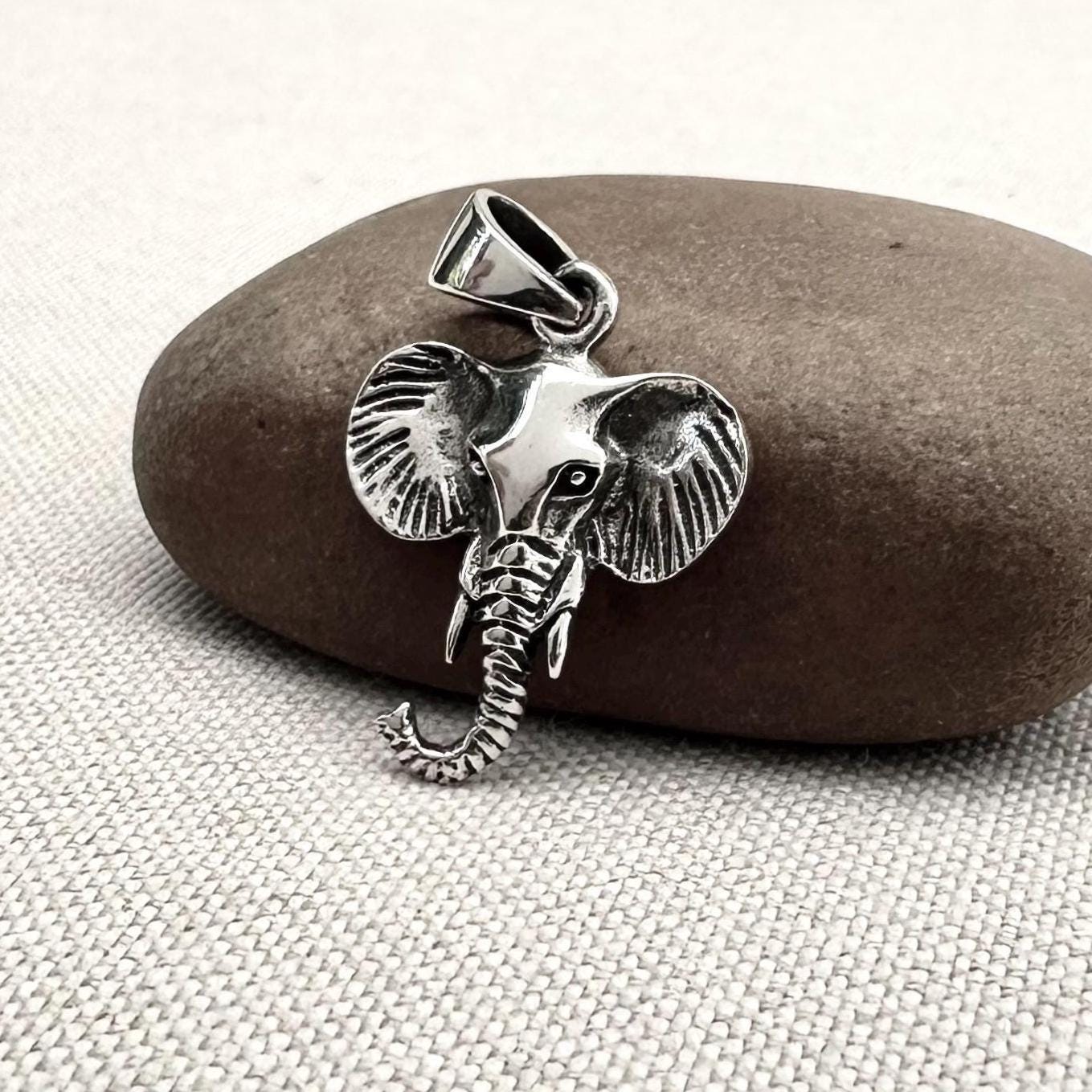 Elephant Thailand Wild Life Pendant/Necklace