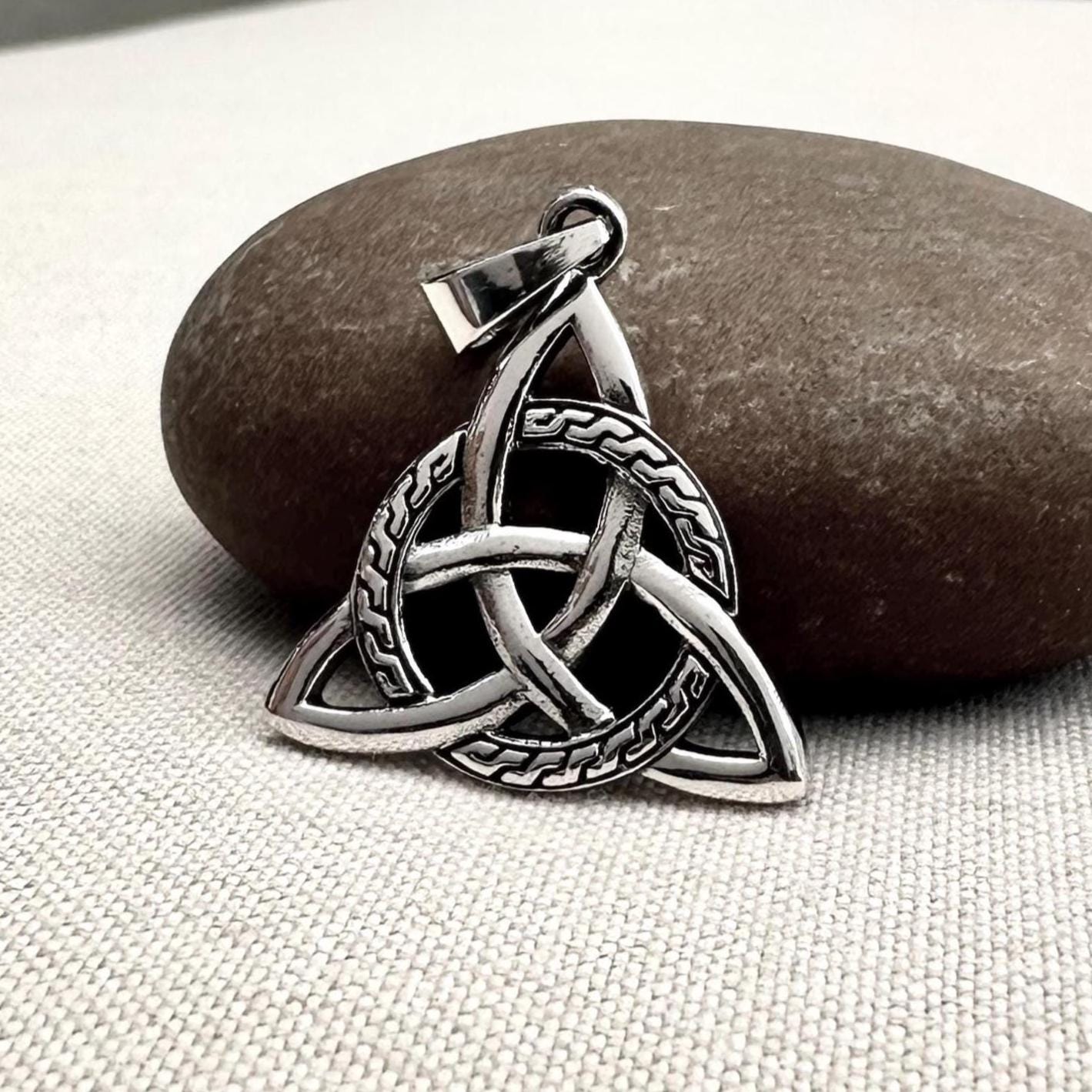 Triquetra Trinity Knot Pendant/Necklace