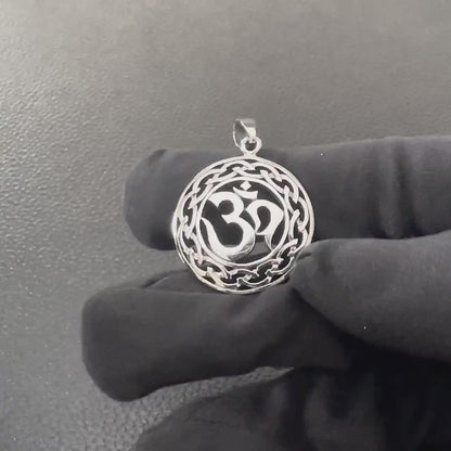 Ohm/Om Buddhism Hindi Yoga Talisman Swastika Pendant/Necklace