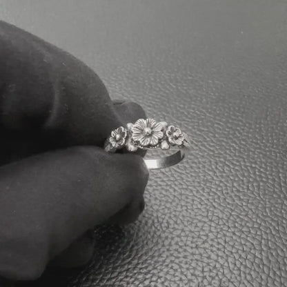 Daisy Flower Ring